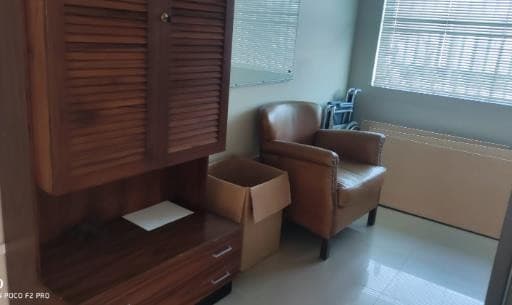 Muebles y equipamiento de oficina
